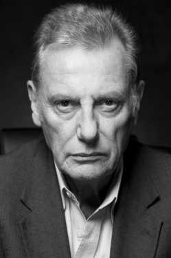 Paul Darrow filmek