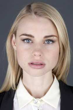 Lucy Fry adatlap