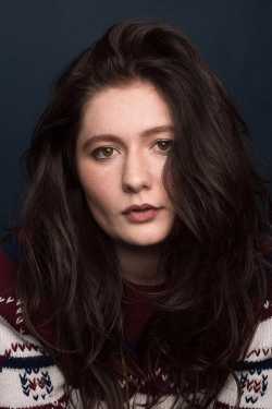 Emma Kenney adatlap