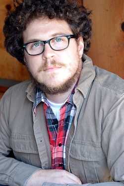 Cameron Britton adatlap