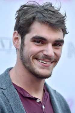 RJ Mitte filmek