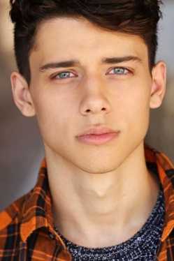 Uriah Shelton adatlap