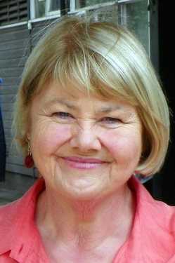 Annette Badland filmek