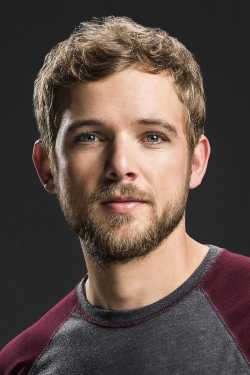 Max Thieriot adatlap