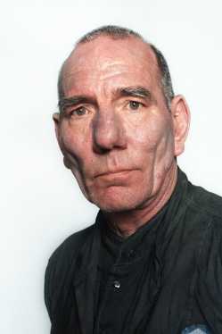 Pete Postlethwaite filmek