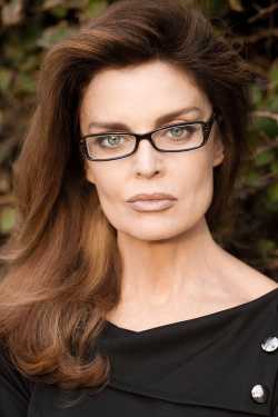 Tracy Scoggins adatlap