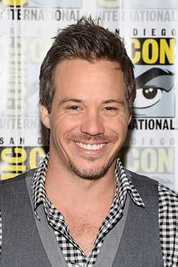 Michael Raymond-James adatlap