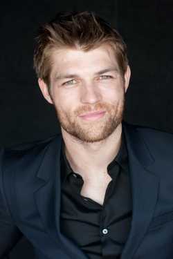 Liam McIntyre filmek