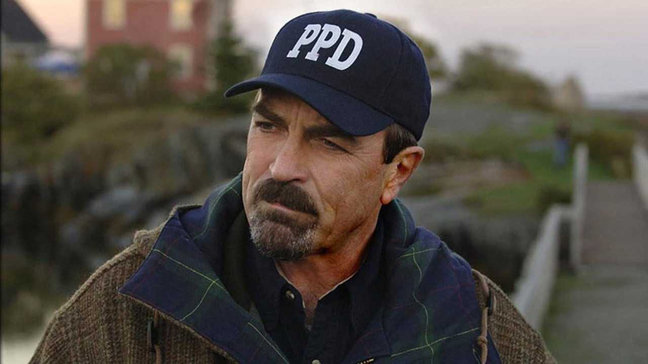 Jesse Stone: Holttest a tóban online