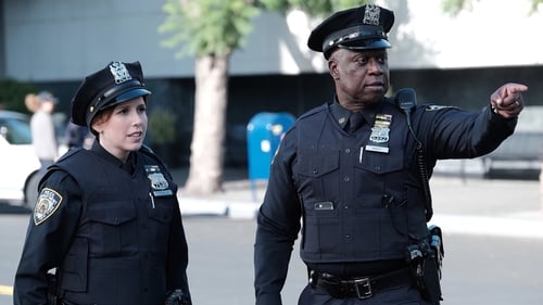 Brooklyn 99 - Nemszázas körzet 7. évad Embervadász online