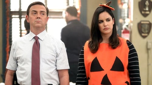 Brooklyn 99 - Nemszázas körzet 7. évad Halloween rablás mindenkor online