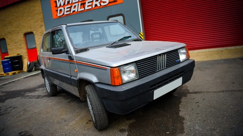 Autókereskedők 12. évad Fiat Panda 4x4 online