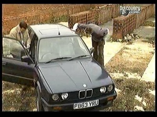 Autókereskedők 2. évad BMWE30 325i Touring 1. rész online