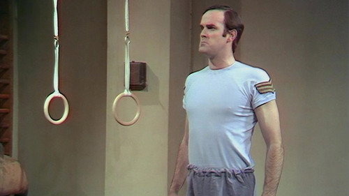 Monty Python Repülő Cirkusza 1. évad Bagolynyújtó idő online