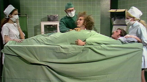 Monty Python Repülő Cirkusza 1. évad Szünetek online