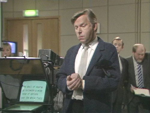 Yes, Prime Minister 1. évad 2. epizód online