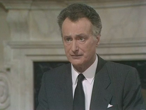 Yes, Prime Minister 2. évad 3. epizód online